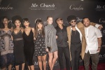 Eddie Murphy with family members
